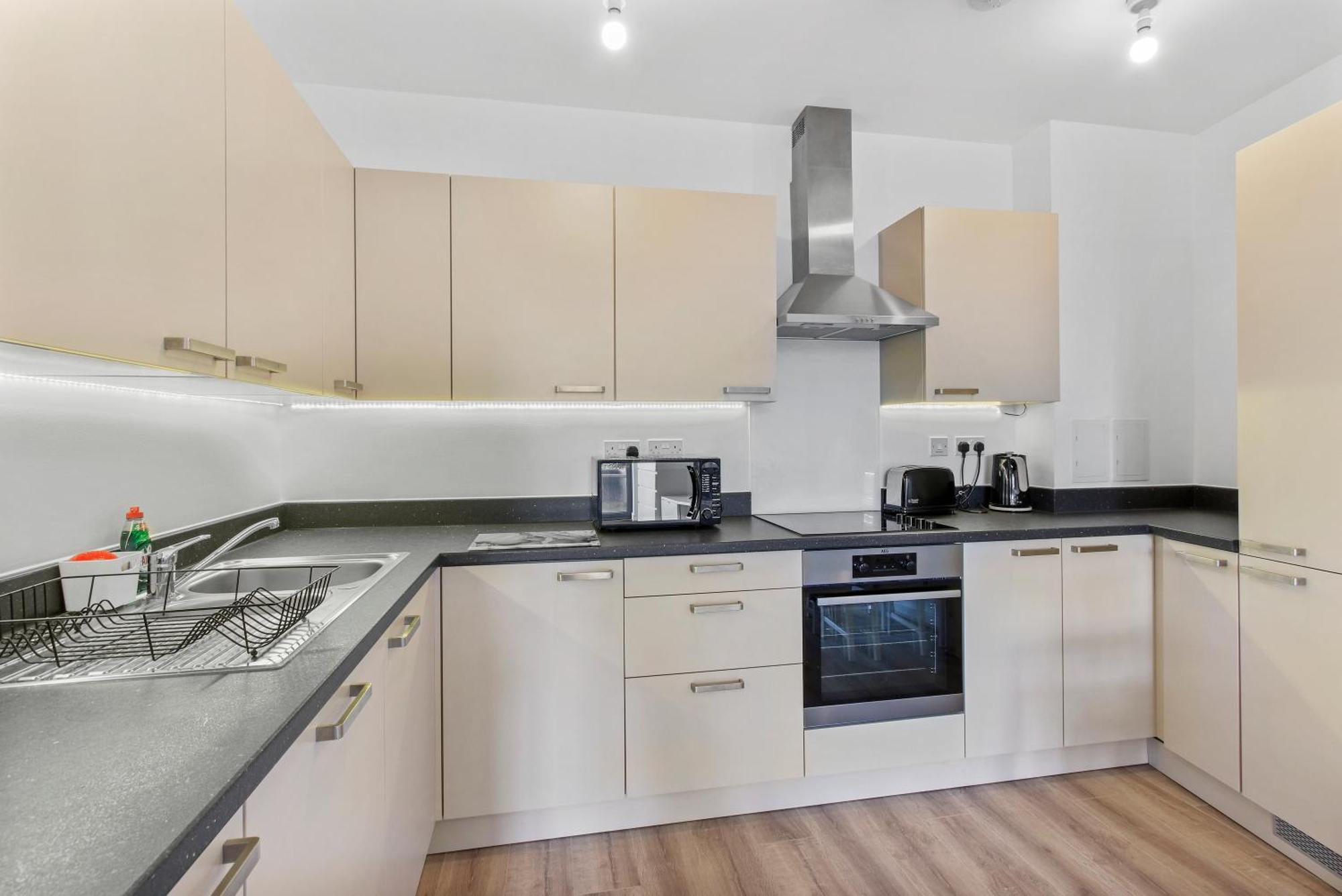Centrally Located - Modern - 2Bed - 2Bath Apartment London Ngoại thất bức ảnh