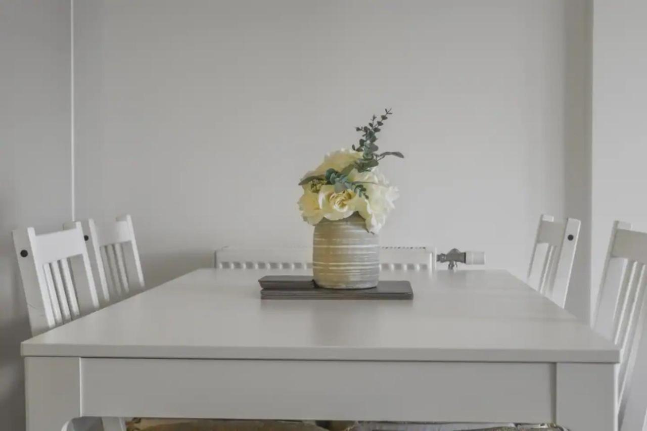 Centrally Located - Modern - 2Bed - 2Bath Apartment London Ngoại thất bức ảnh