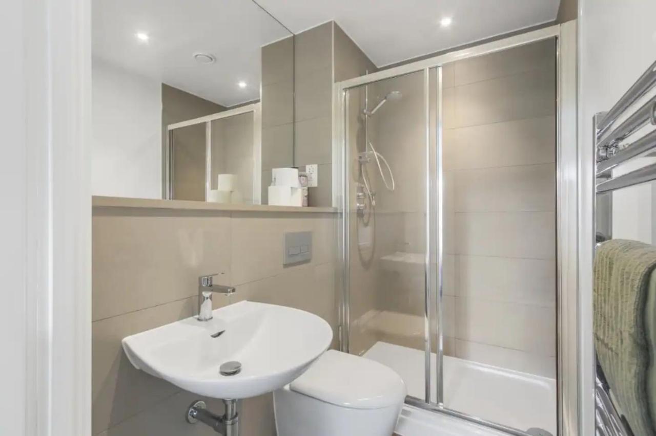 Centrally Located - Modern - 2Bed - 2Bath Apartment London Ngoại thất bức ảnh