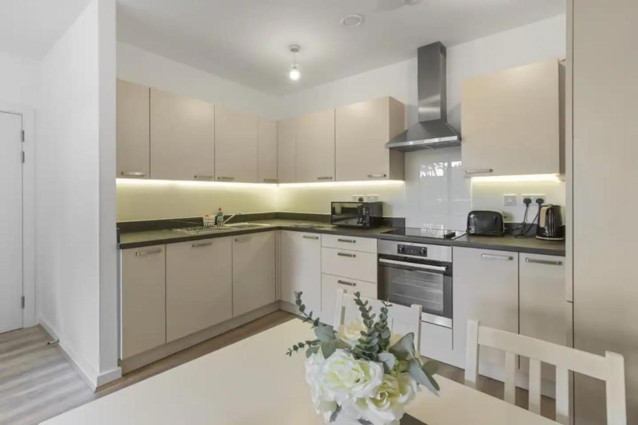 Centrally Located - Modern - 2Bed - 2Bath Apartment London Ngoại thất bức ảnh